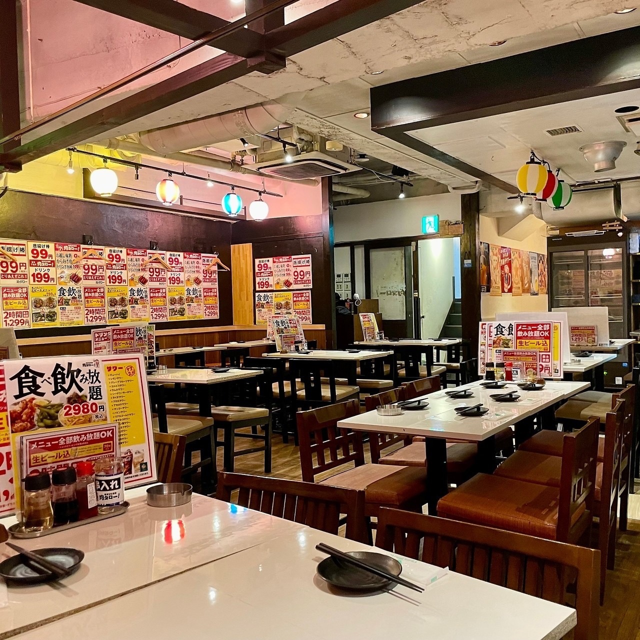 高田馬場店の店内風景
