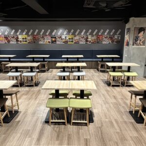 横浜店の店内風景