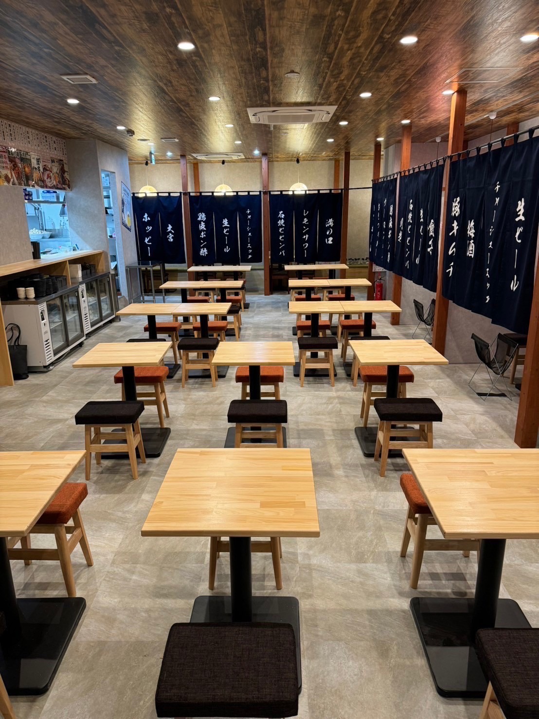 橋本店の店内風景